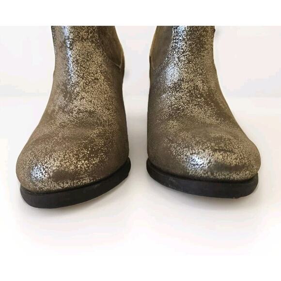 NEW! VINCE CAMUTO Hammerton Golden Rugged Metal Leather Ankle Booties Size 7M - Picture 4 of 10